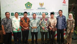Pj Wali Kota Iqbal Suhaeb Raih Baznas Award 2019