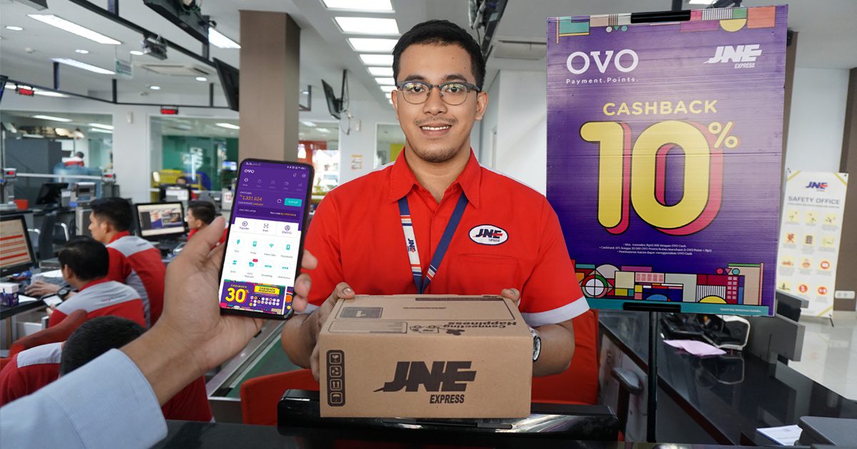 Dompet Digital OVO Mudahkan Pelanggan JNE Lakukan Transaksi