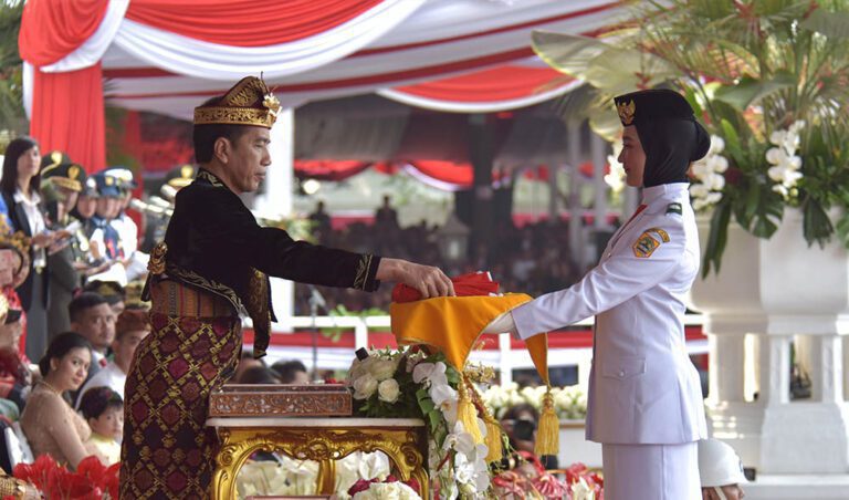 Kenakan Pakaian Adat Bali, Presiden Jokowi Pimpin Upacara Detik-Detik Proklamasi di Istana Merdeka 4 Pakaian Adat Bali