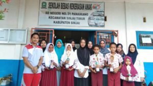 SDN 31 Panaikang Sinjai Meraih Lima Piala di Porseni HUT Proklamasi ke-74