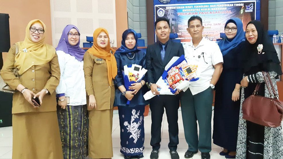 Serempak Raih Doktor di UNM, Pasutri Dosen Universitas Khairun Ternate Lulus Predikat Cumlaude