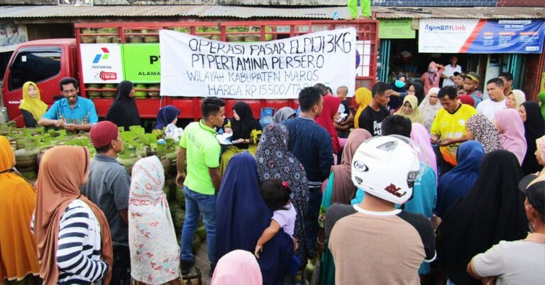 Tabung LPG 3 Kg Langka, Pertamina Gelar Operasi Pasar di Bantimurung 5 Tabung LPG 3 Kg Langka