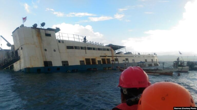 Kapal Ferry dari Tanjung Perak ke Balikpapan Terbakar; Tiga Tewas dan 34 Hilang 1 Tanjung Perak