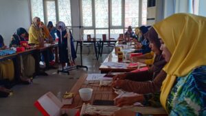 Komunitas Docolova Makassar Gelar Workshop Macrame Plan Hanger 4 d2