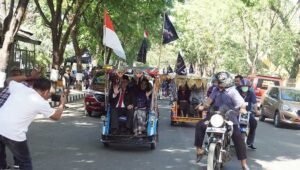 Unik, Delapan Legislator NasDem Terpilih Naik Bentor ke Gedung DPRD Pangkep