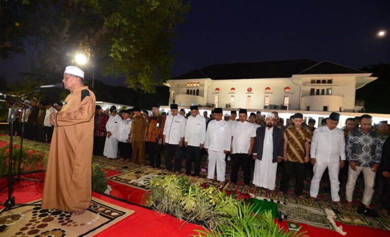 Pemprov Sulsel Gelar Salat Gaib untuk Almarhum BJ Habibie 8 Almarhum BJ Habibie