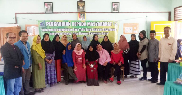 Dosen FKIP UIM, Latih IRT Membaca Huruf Latin dan Alquran