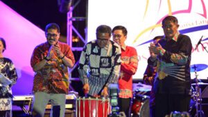Ditutup Gubernur Sulsel, Festival Pinisi Ke-10, dihadiri Ribuan Orang