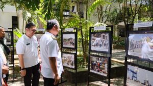 Wagub Serahkan Hadiah Juara Lomba Foto Instgram Humas Sulsel