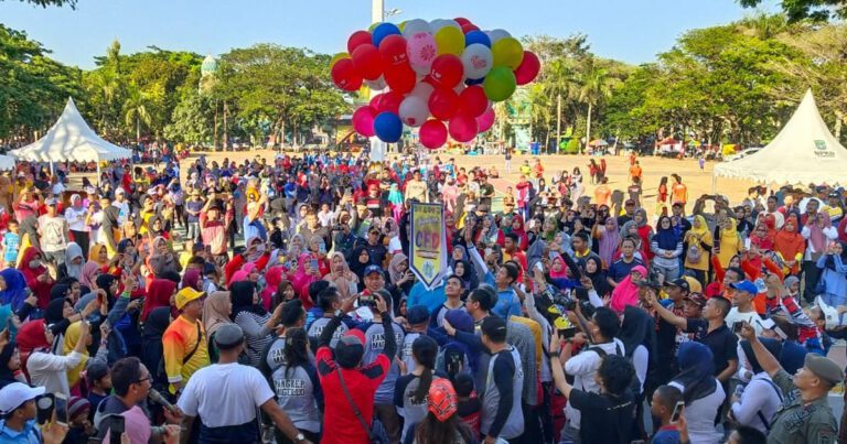 Kapolres bersama Ketua Bhayangkari Pangkep Hadiri Pencanangan Car Free Day 8 Kapolres bersama Ketua Bhayangkari Pangkep Hadiri Pencanangan Car Free Day