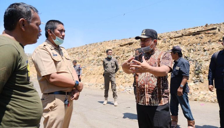 Wagub Sulsel Tinjau Lokasi Kebakaran TPA Tamangapa Antang 7 TPA Tamangapa Antang