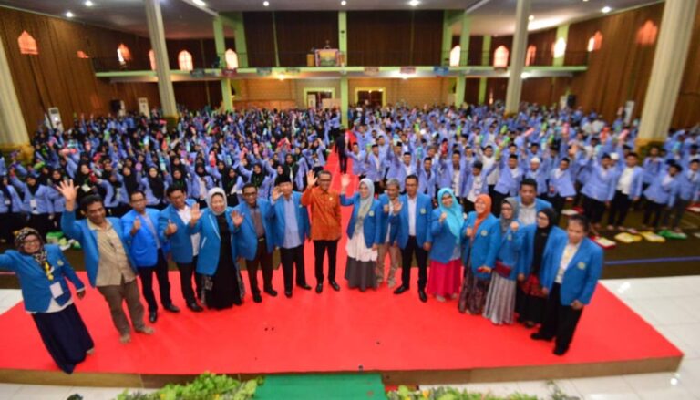 Motivasi Maba UIM, Gubernur Kenang Pernah Berlajar dengan Mantan Wagub 6 Universitas Islam Makassar