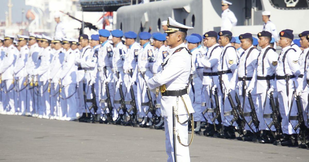 Upacara Peringatan HUT ke 74 TNI AL di Lantamal VI