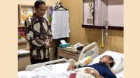 Presiden Jokowi Jenguk B.J. Habibie di RSPAD