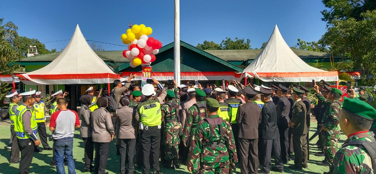 Beri Kejutan di HUT TNI Polisi Serbu Kodim Pangkep 1