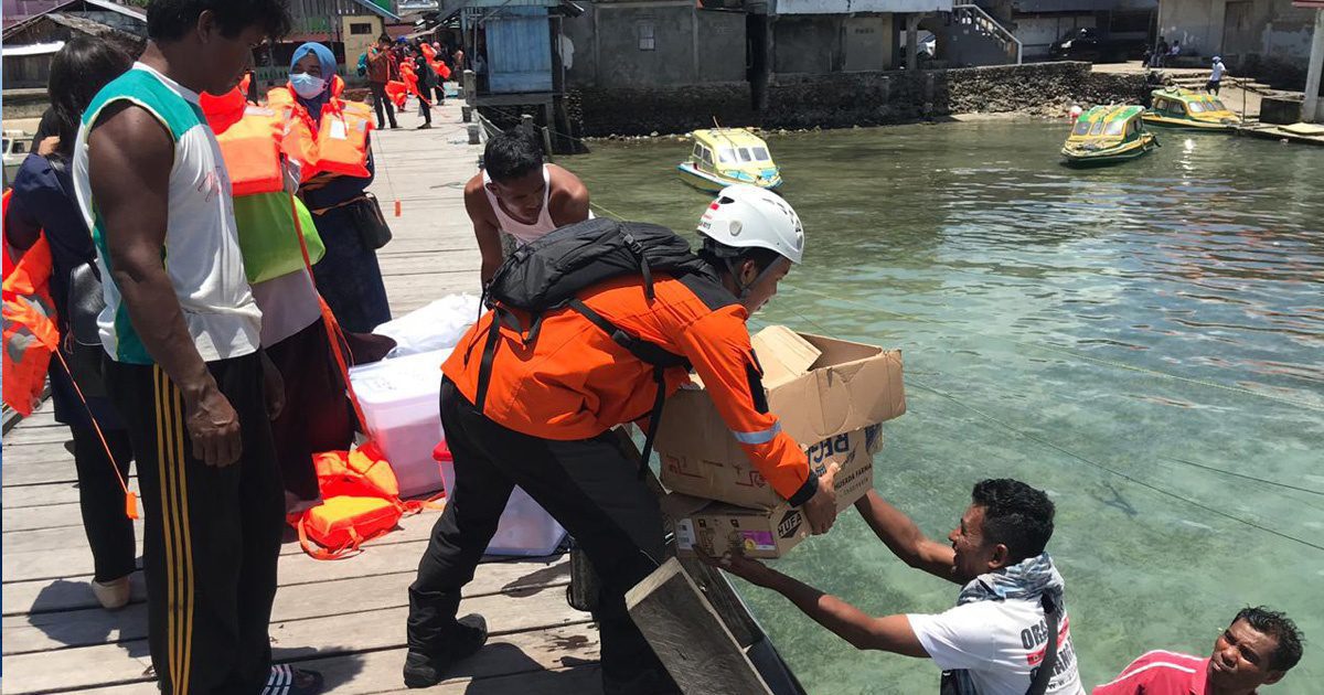 Gempa Luluhlantahkan Ekonomi Relawan DMC Salurkan Bantuan hingga ke Pulau Terpencil 05