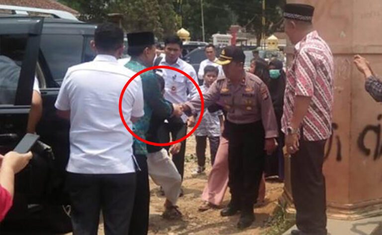 Menkopolhukam Wiranto Diserang di Pandeglang, Pelaku dicurigai terpapar radikalisme ISIS 8 Menkopolhukam Wiranto