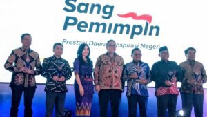 Iqbal Suaheb Raih Penghargaan Sang Pemimpin