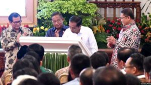 Resmikan Tol Langit Jokowi Ingatkan Jangan Salah Gunakan Internet