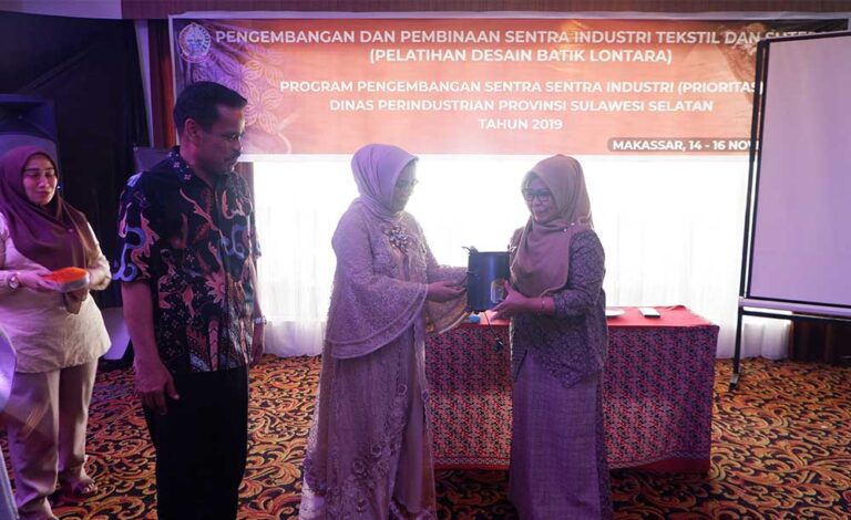 Ketua Dekranasda Sulsel Apresiasi Pelatihan Desain Batik Lontara 3 Ketua Dekranasda Sulsel