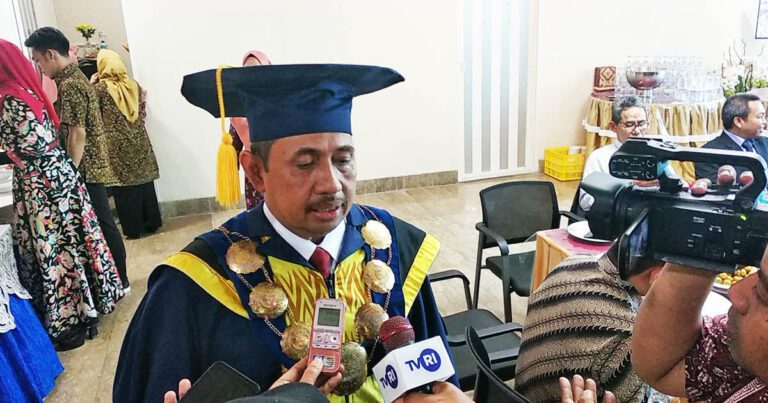 Pesan Rektor Unismuh Makasar Prof Rahman Rahim di Acara Wisuda 2019 8 Pesan Rektor Unismuh Makasar Prof Rahman Rahim di Acara Wisuda 2019