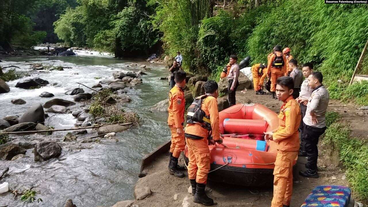 Jumlah Korban Tewas Bus Sriwijaya Bertambah Jadi 35, Pencarian Masih Berlangsung 3 Bus Sriwijaya yang terjun ke sungai Lematang 2