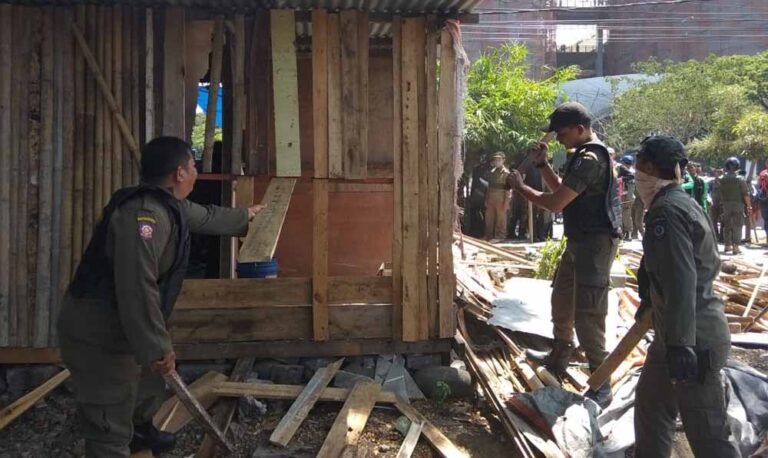 Satpol PP Sulsel Bekerja Sesuai Protap dan Mengedepankan Sikap Humanis 7 Satpol PP Sulsel