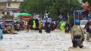 Musim Hujan, Gubernur Imbau Masyarakat Sulsel Cermat Lihat Perubahan Alam