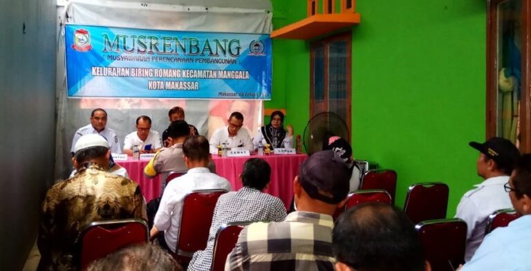 Buka Musrenbang Biring Romang, Camat Manggala Harap Penataan Drainase Jadi Prioritas 3 Buka Musrenbang Biring Romang Camat Manggala Harap Penataan Drainase Jadi Prioritas 1