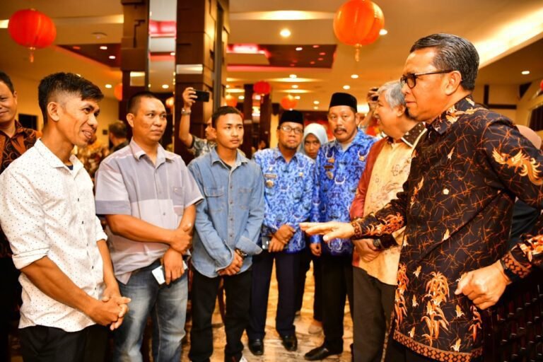 Dukung Karya Perakit Pesawat Gubernur Sulsel Berikan Bantuan 1