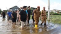 Iqbal Kunjungi Lokasi Rawan Banjir Toa Daeng III dan BTN Kodam lll