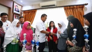 Iqbal Suhaeb Apresiasi Prestasi Pelajar Makassar di Kancah Internasional