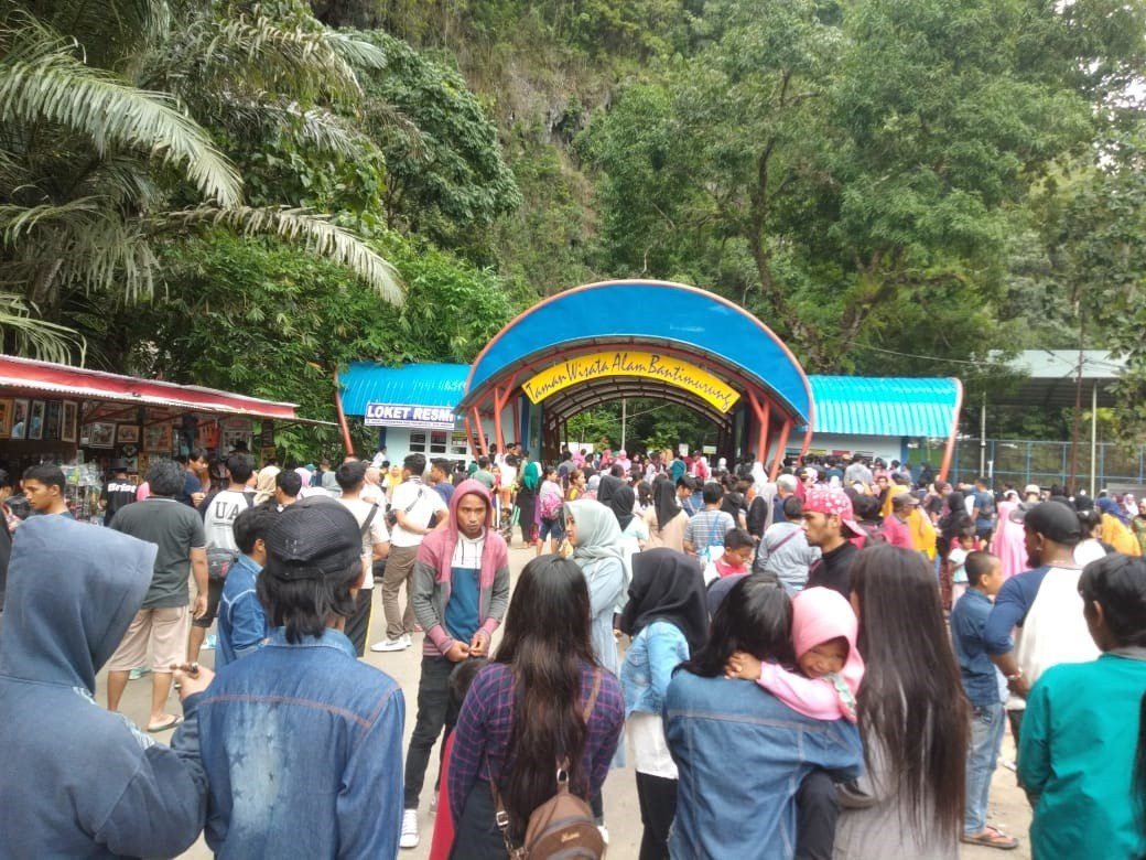 Libur Awal Tahun Bantimurung Dipadati Pengunjung (1)