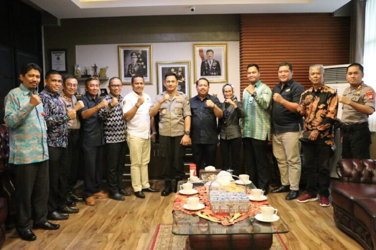 Kapolda Sulsel akan jadi Inspektur Upacara Peringatan HUT Satpam ke-39 3 Panitia HUT Satpam ke 39 Sulsel Menghadap Kapolda 1