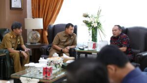 Pemkot Makassar Gandeng Astra Group Bersihkan Kanal Makassar