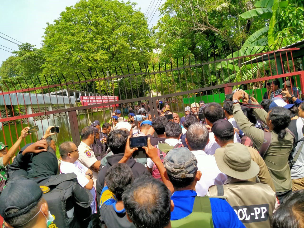 Penertiban Stadion Mattoanging