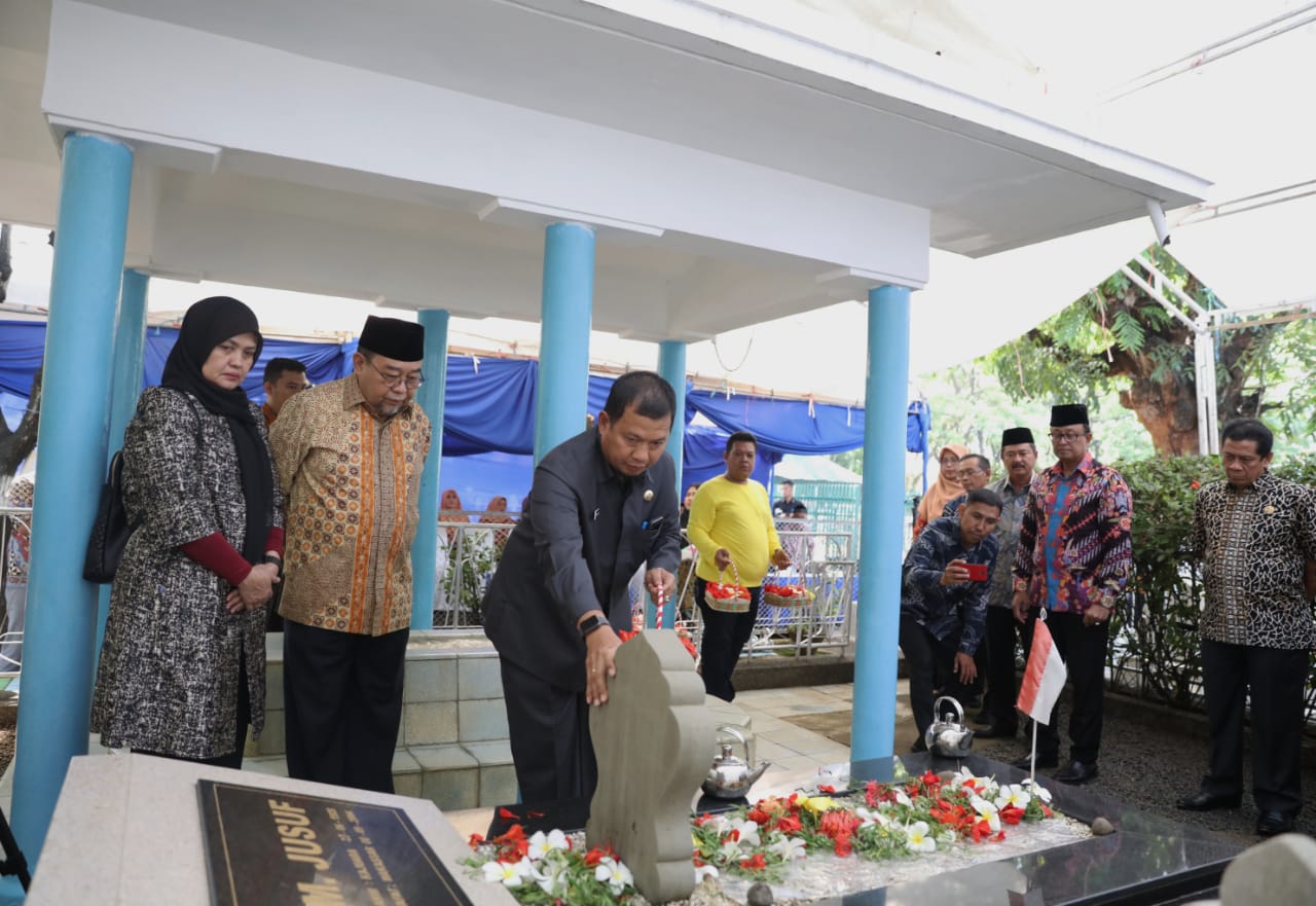Peringati HUT ke 73 BPK RI Iqbal Suhaeb Ziarah Makam M Jusuf 1