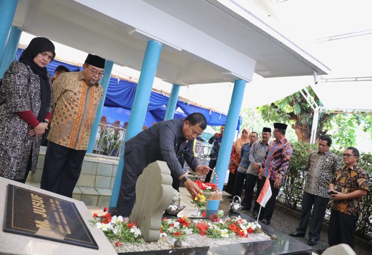 Peringati HUT ke-73 BPK RI, Iqbal Suhaeb Ziarah Makam M Jusuf 2 Peringati HUT ke 73 BPK RI Iqbal Suhaeb Ziarah Makam M Jusuf 2