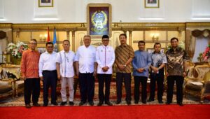 Gubernur Serahkan SK TGUPP, Sejumlah Tokoh Masuk didalamnya