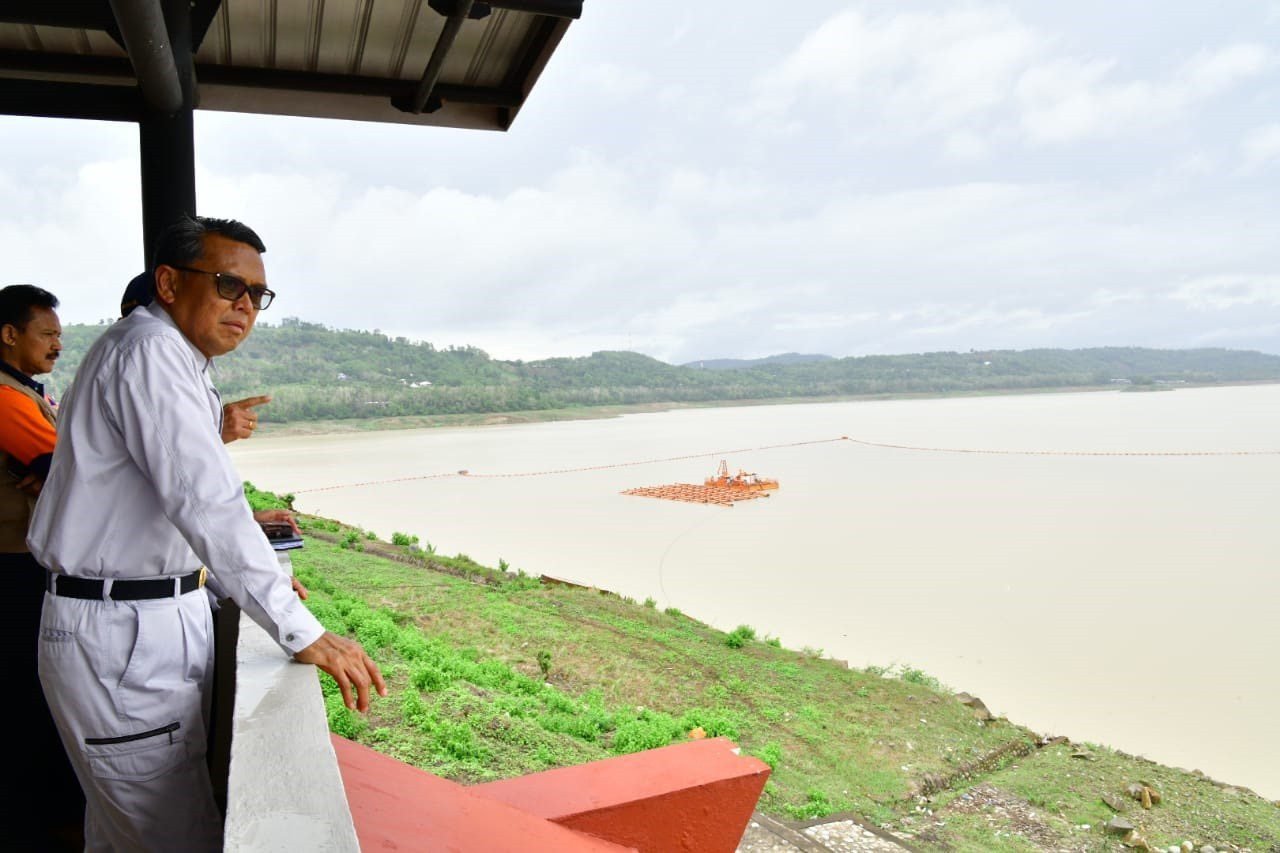 Tinjau Cekdam Bili-Bili, Gubernur: Jangan percaya Hoax Debit Air Masih Normal