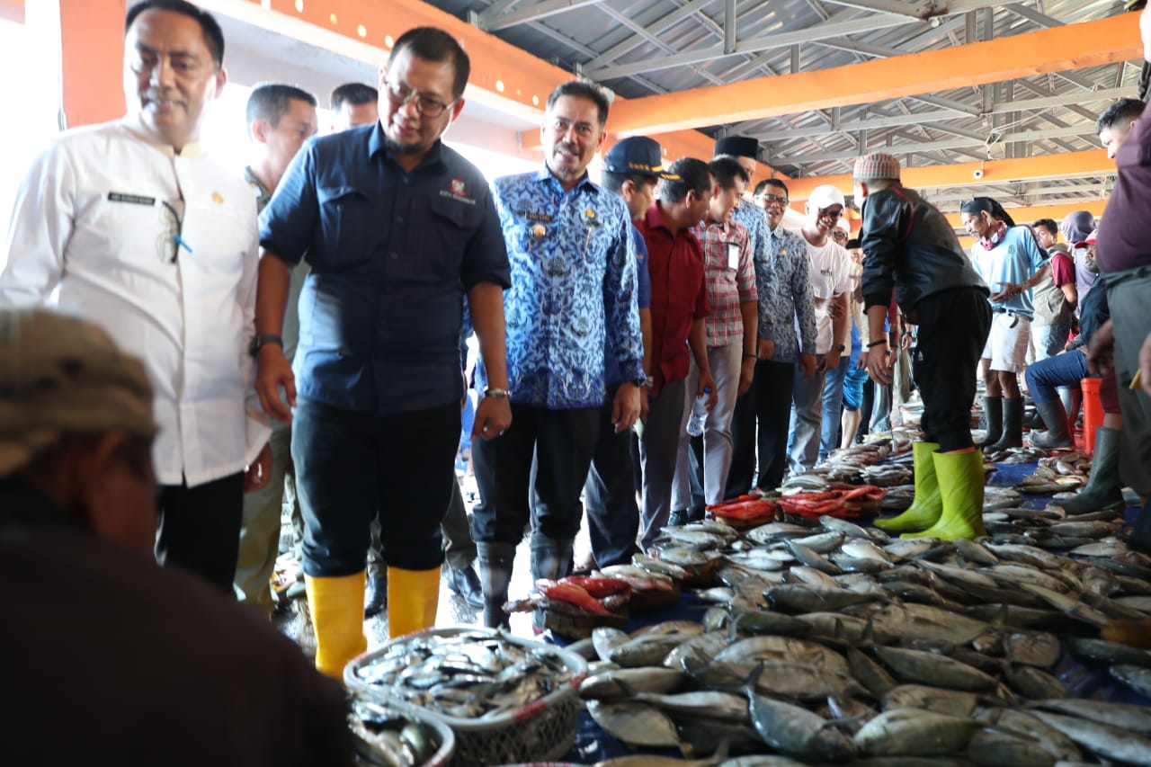 Tinjau Pelelangan Ikan Paotere Iqbal Janjikan Renovasi 2