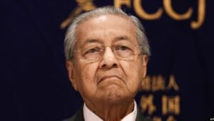 PM Malaysia Mahathir Ajukan Surat Pengunduran Diri