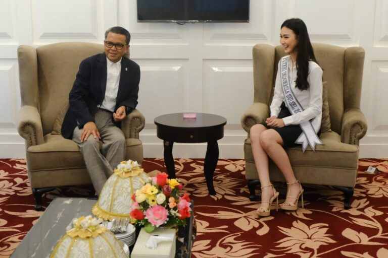 Terima Finalis Putri Indonesia Gubernur Tekankan Harus Juara