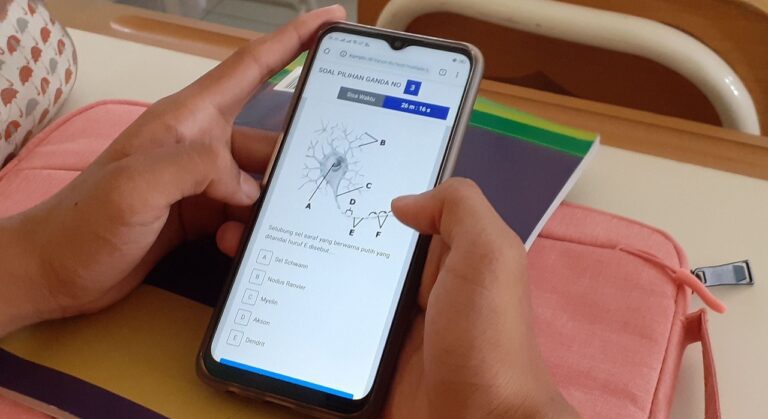 Belajar dari Rumah, Ratusan Sekolah Manfaatkan Latihan Soal Online Gratis dari Pendidikan.id 8 Belajar dari Rumah, Ratusan Sekolah Manfaatkan Latihan Soal Online Gratis dari Pendidikan.id