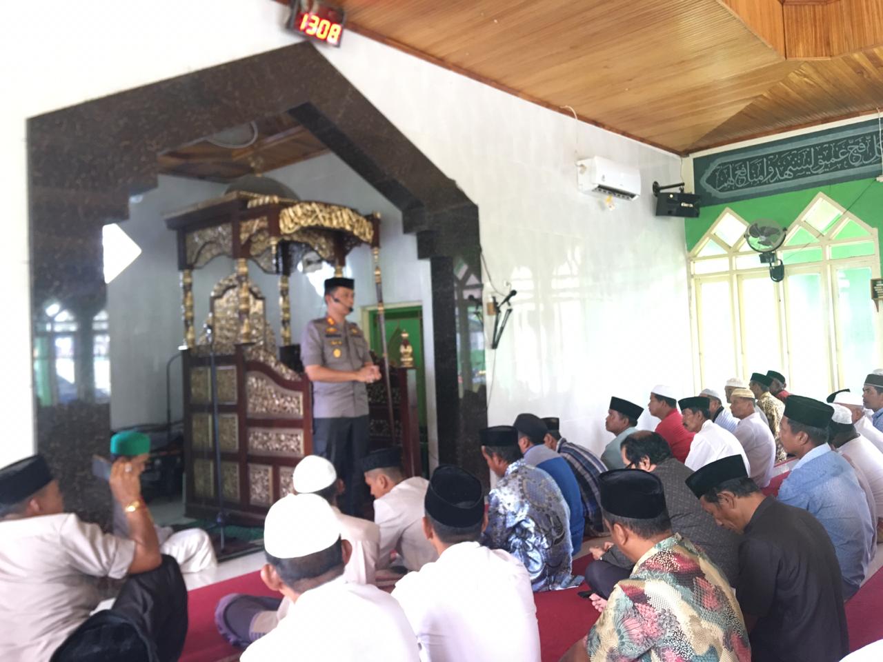 Safari Jumat Kapolres Pangkep Ajak Masyarakat Ikut Sukseskan Pilkada Serentak 1