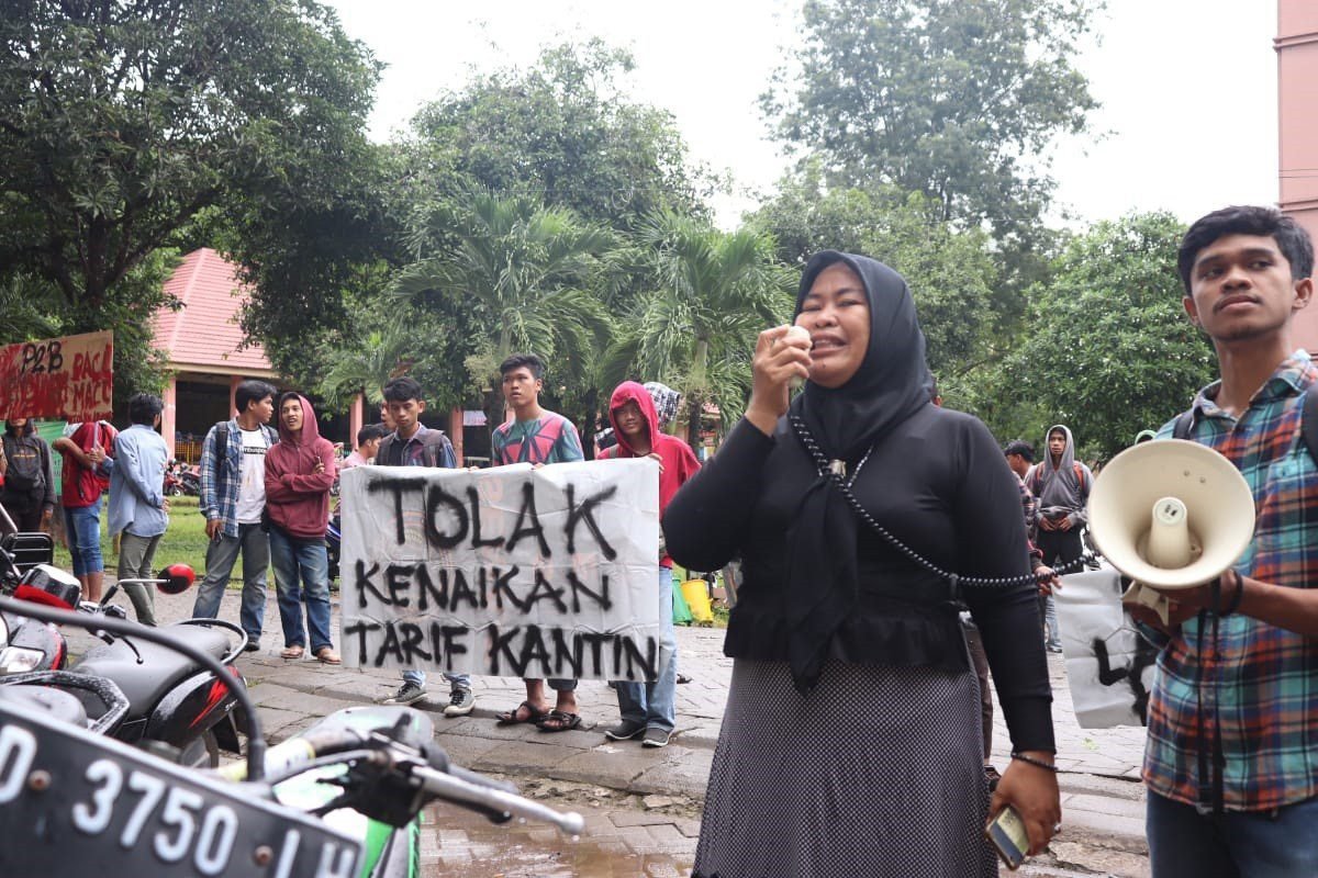 Aliansi Mahasiswa UIN Alauddin Lakukan Aksi