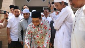 Iqbal Suhaeb Resmikan Masjid Ash Ashabuur Kampung Kowa Kelurahan Suangga