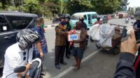 FISIP Unismuh Makassar Serahkan Sembako pada Mahasiswa Perantau dan Warga Terdampak Corona