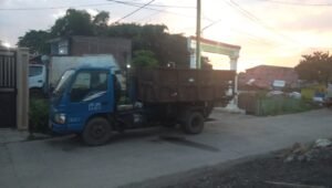 Guru Besar FKM Unhas Sarankan Mobil Pengangkut Sampah Disemprot Disinfektan