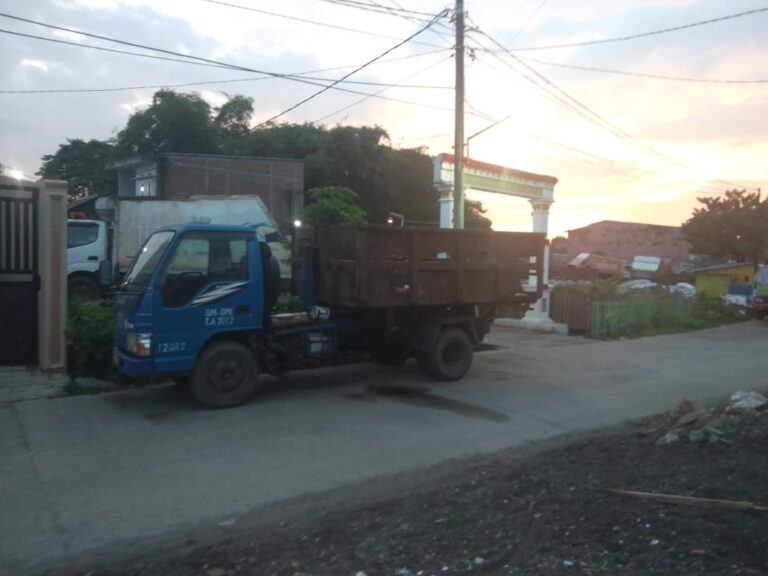 Guru Besar FKM Unhas Sarankan Mobil Pengangkut Sampah Disemprot Disinfektan 3 Guru Besar FKM Unhas